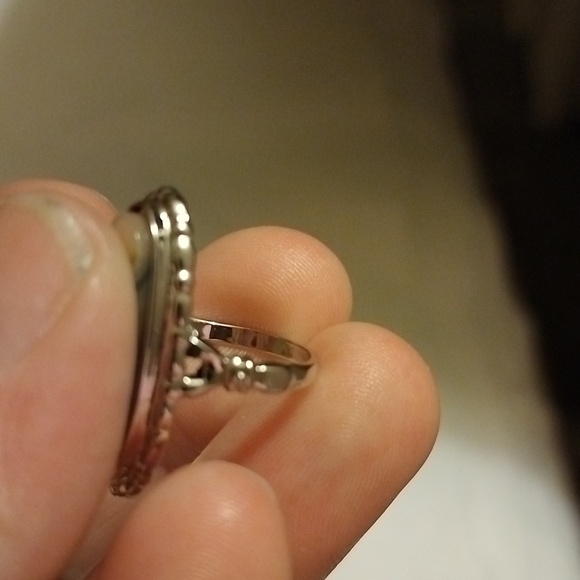 Vintage Mother of Pearl elongated set in silver plated Ring size 5 - Picture 7 of 9